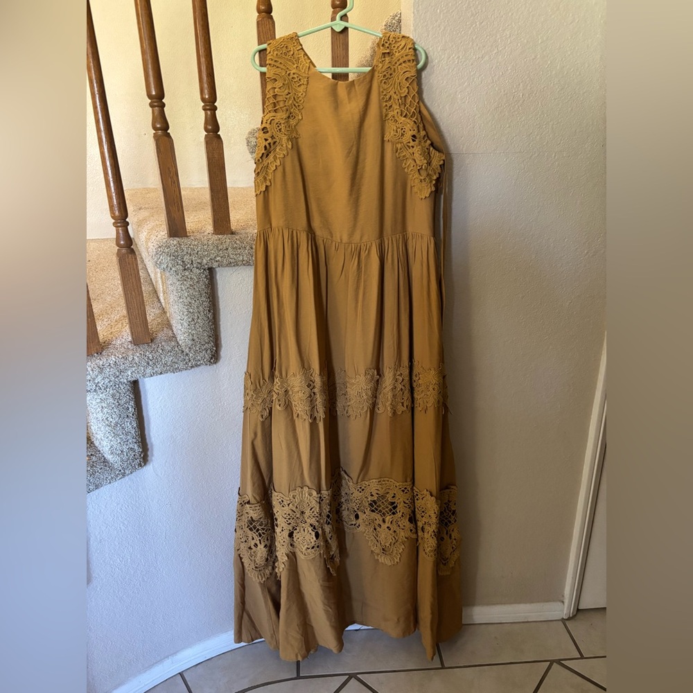 Elegant Tan Lace Maxi Dress